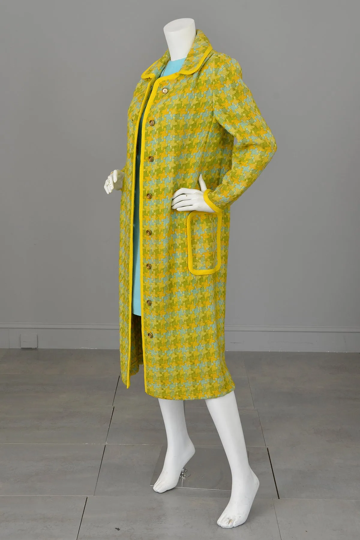 1970s Aqua, Gold, Olive Woven Puzzle Pieces Duster Coat