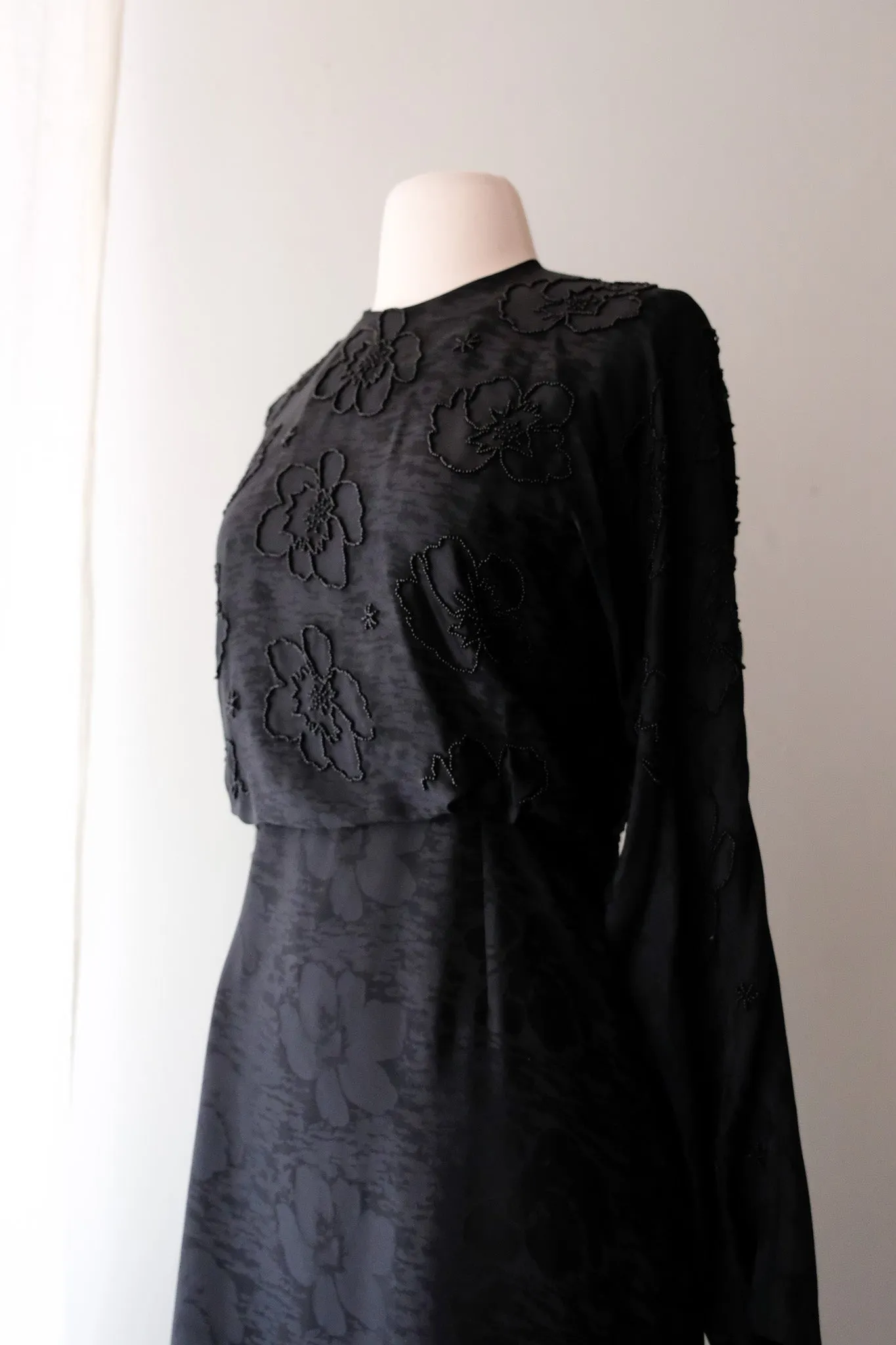 1980's Exquisite Black Cocktail Dress with Peek-a-Boo Back / Sz M