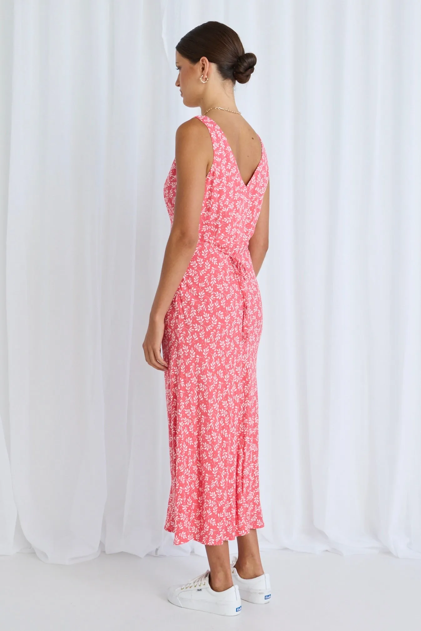 Astro Coral Twiggly Sleeveless Slim Fit Midi Dress