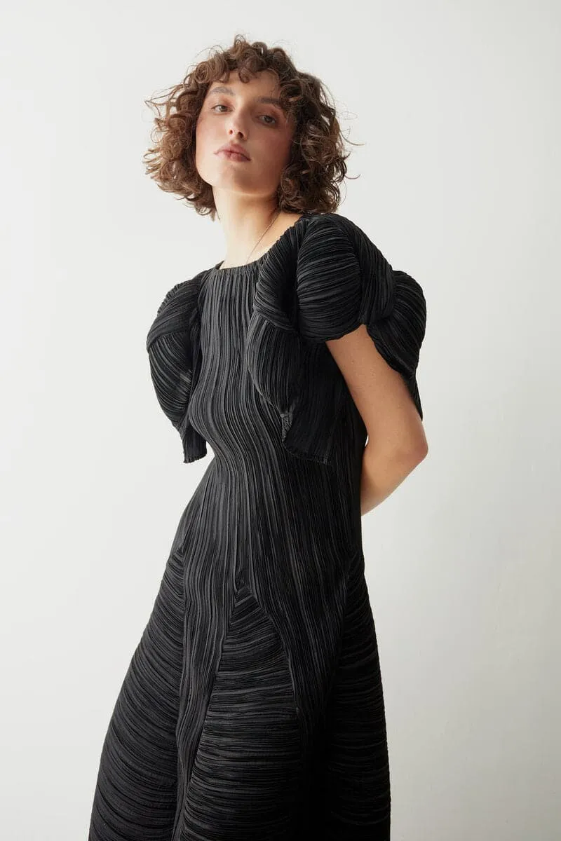 BLACK X-LINE PLEATED MIDI DRESS