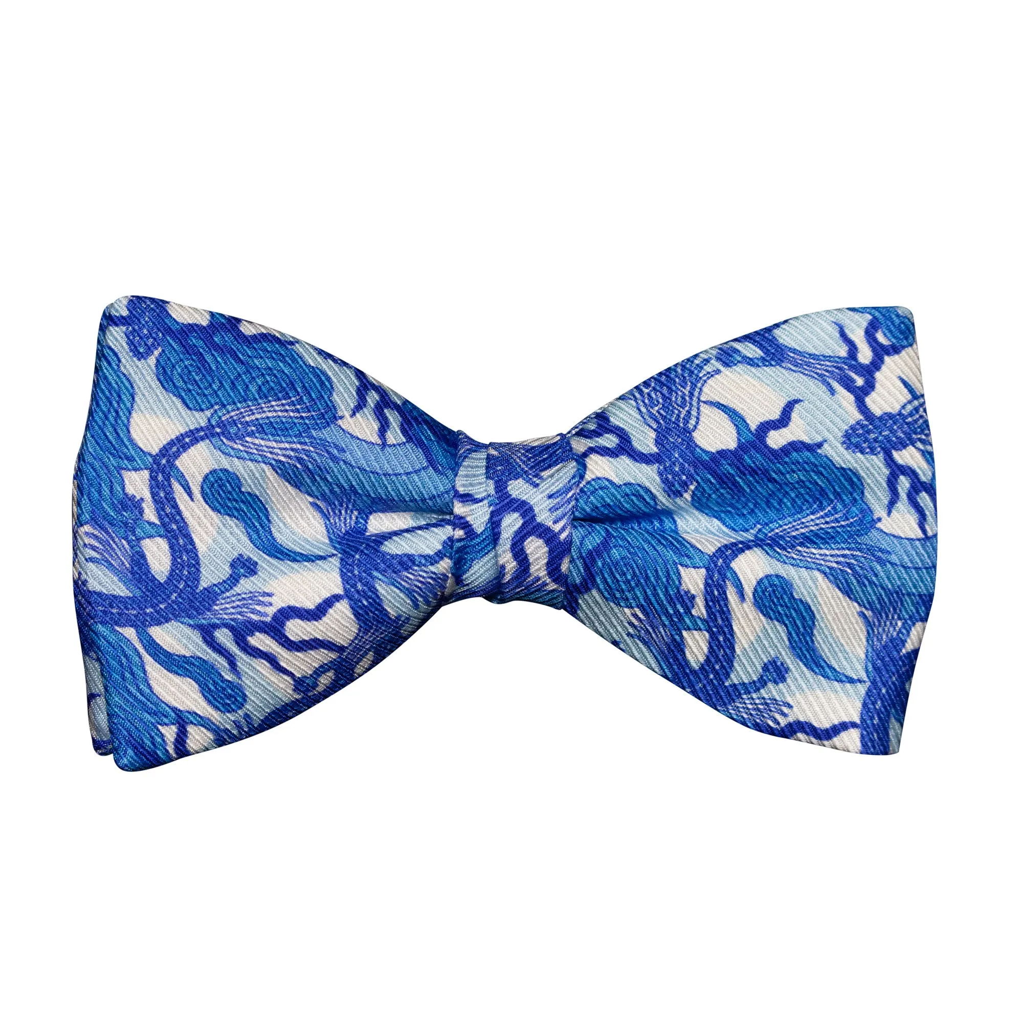 Dragon Bow Tie, Sina