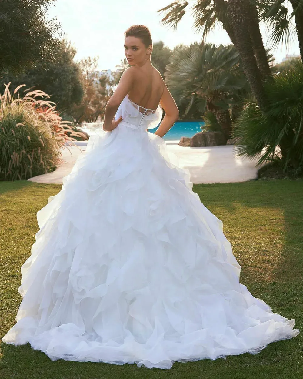 Exquisite Ball Gown Wedding Dress Pleat Tiered Organza Cap Sleeves Bridal Gown