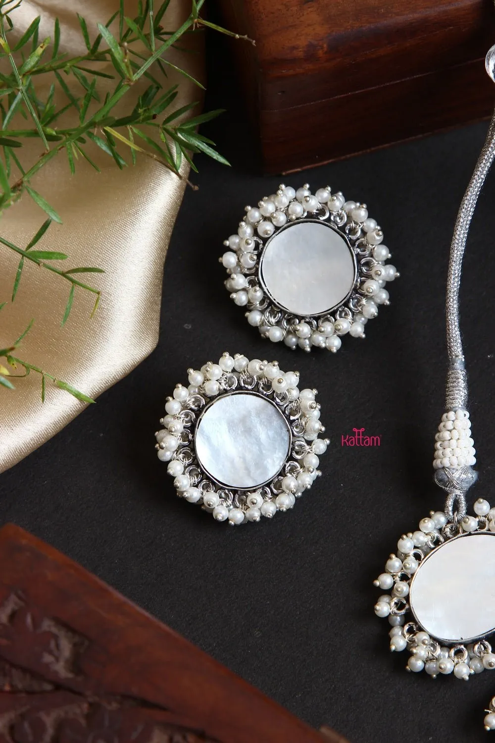 Exquisite Mirror Druzy Silver Lookalike Choker