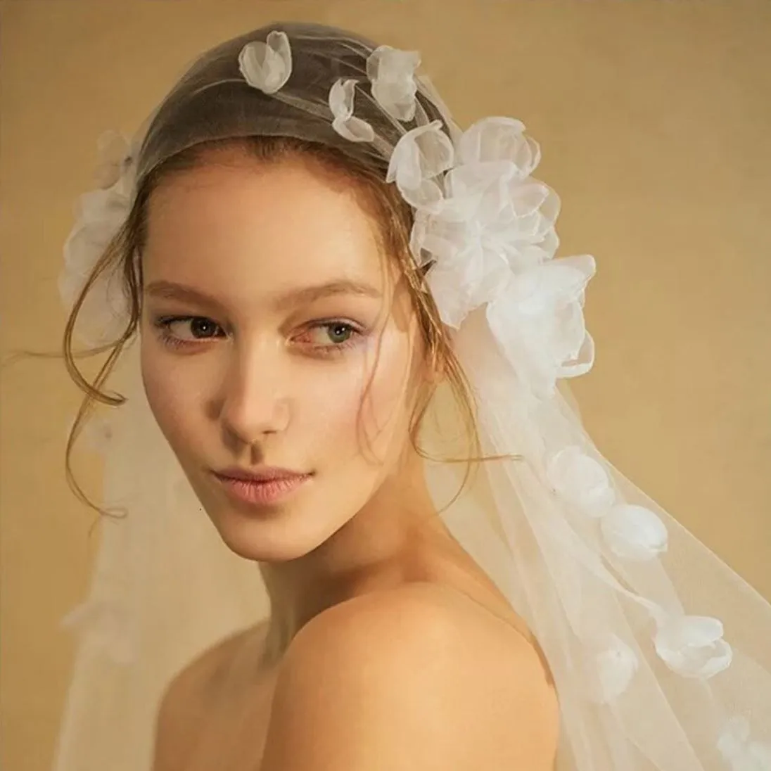 Exquisite Petals Long Bridal Veil