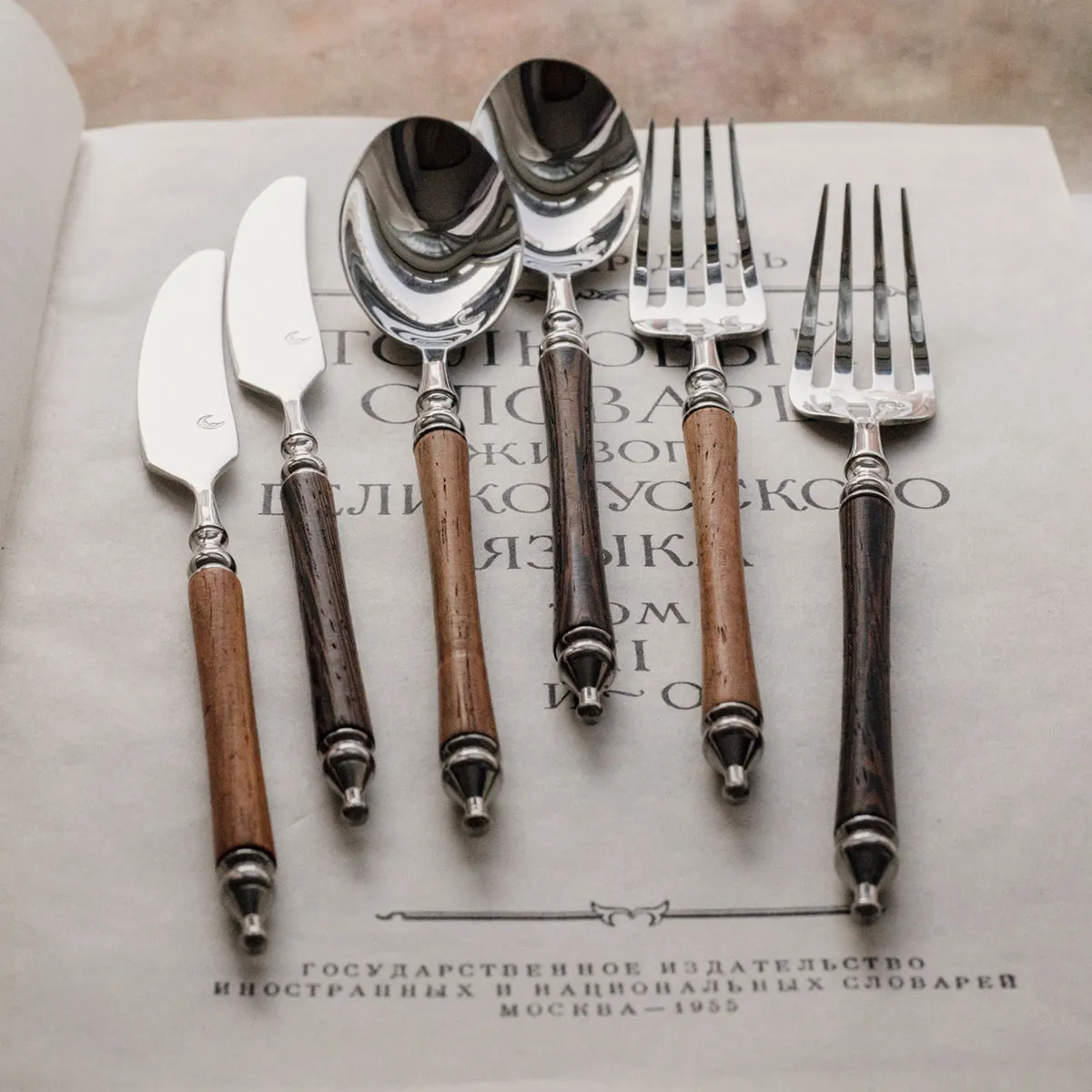 Exquisite Wooden Handle Cutlery Set