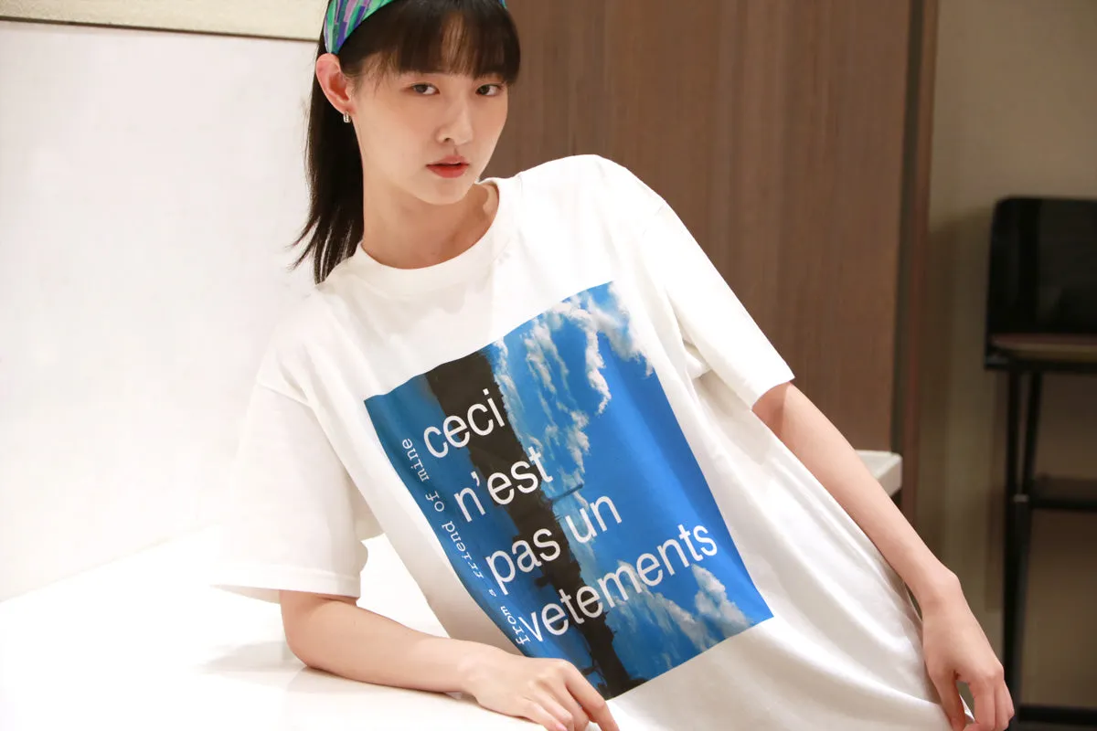 Printed white T-shirt "Ceci n'est pas un vetements" from a friend of mine