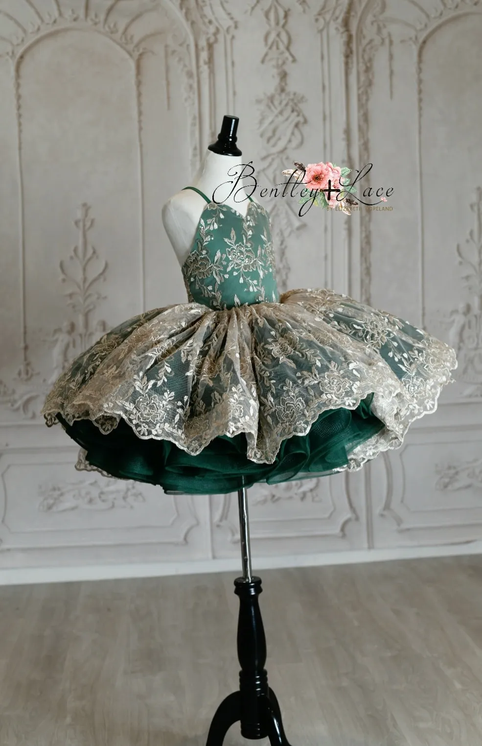 Ready to ship euc "Jillian" in green and champagne Petal Length Dress ( 7 Year - Petite 8 Year)