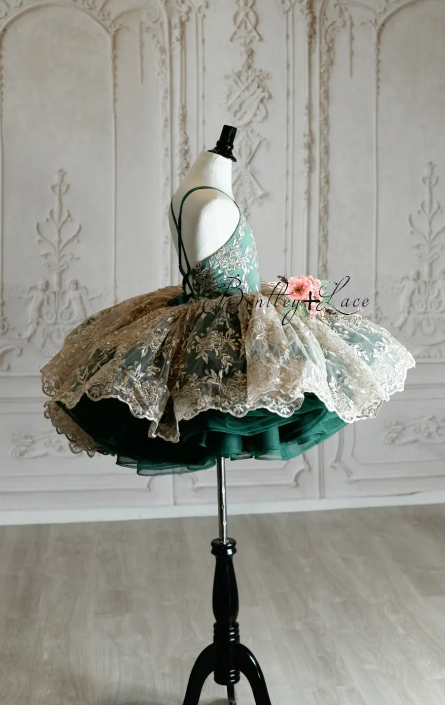 Ready to ship euc "Jillian" in green and champagne Petal Length Dress ( 7 Year - Petite 8 Year)