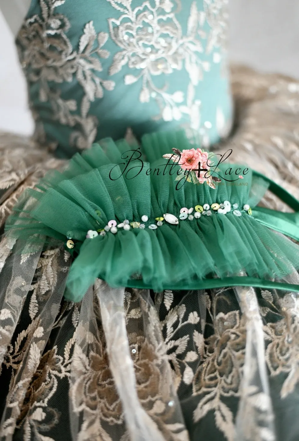 Ready to ship euc "Jillian" in green and champagne Petal Length Dress ( 7 Year - Petite 8 Year)