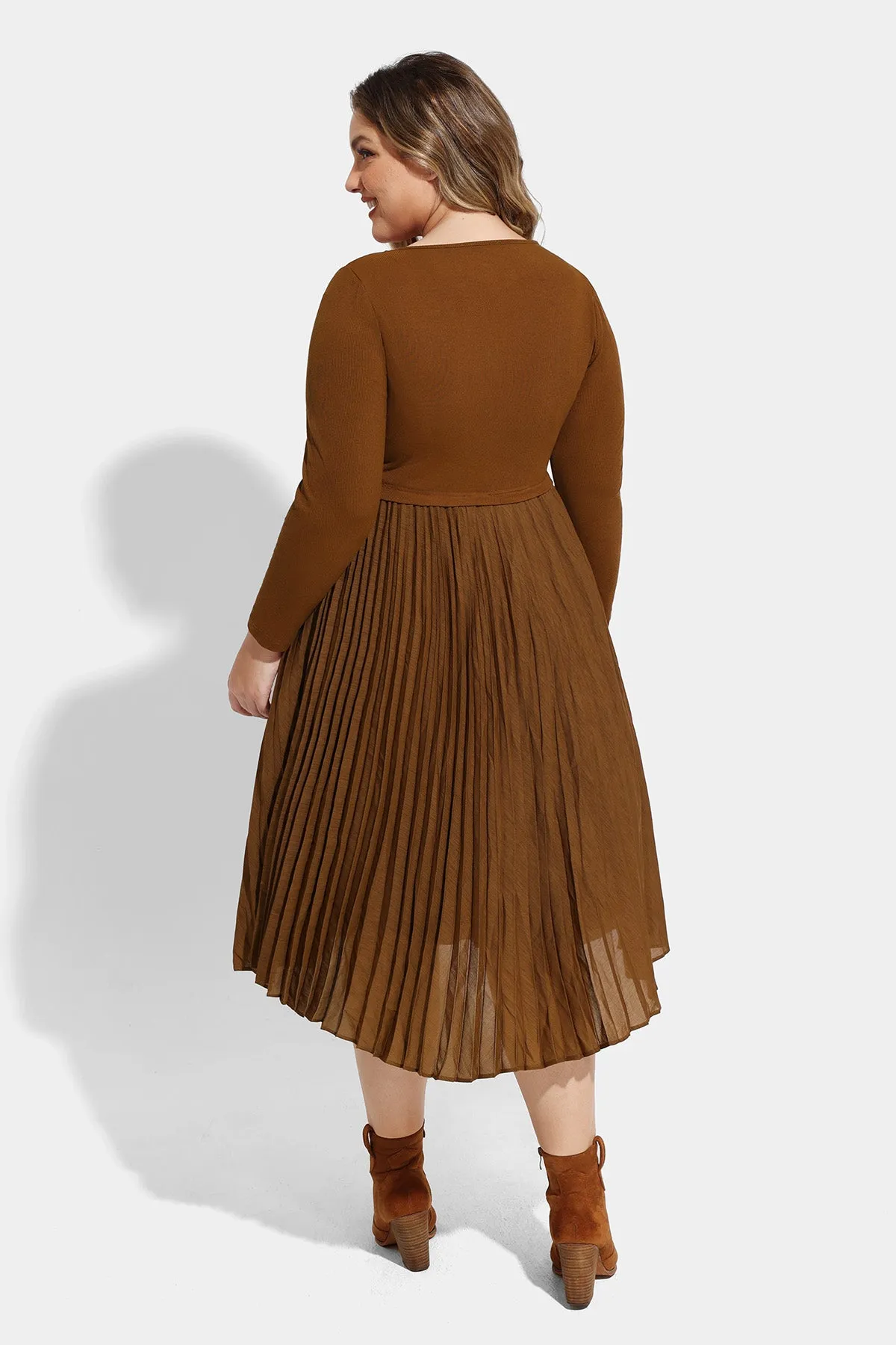 Solid Mesh Crew Neck Pleated Midi Dress