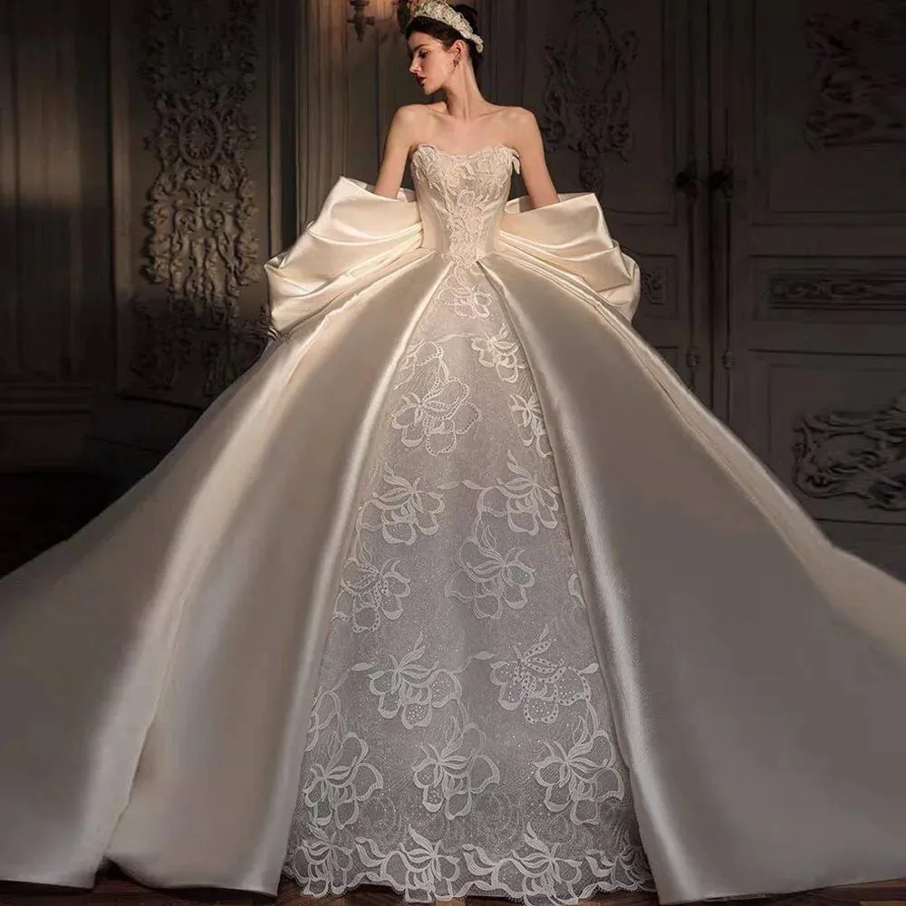 Sweetheart Neck Satin Wedding Dress with Big Bow Exquisite Bridal Dress