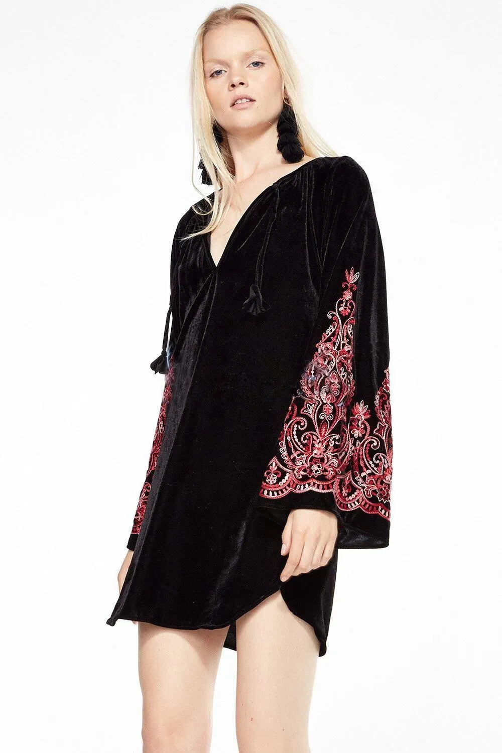 Velvet speaker sleeves exquisite embroidery black lace dress