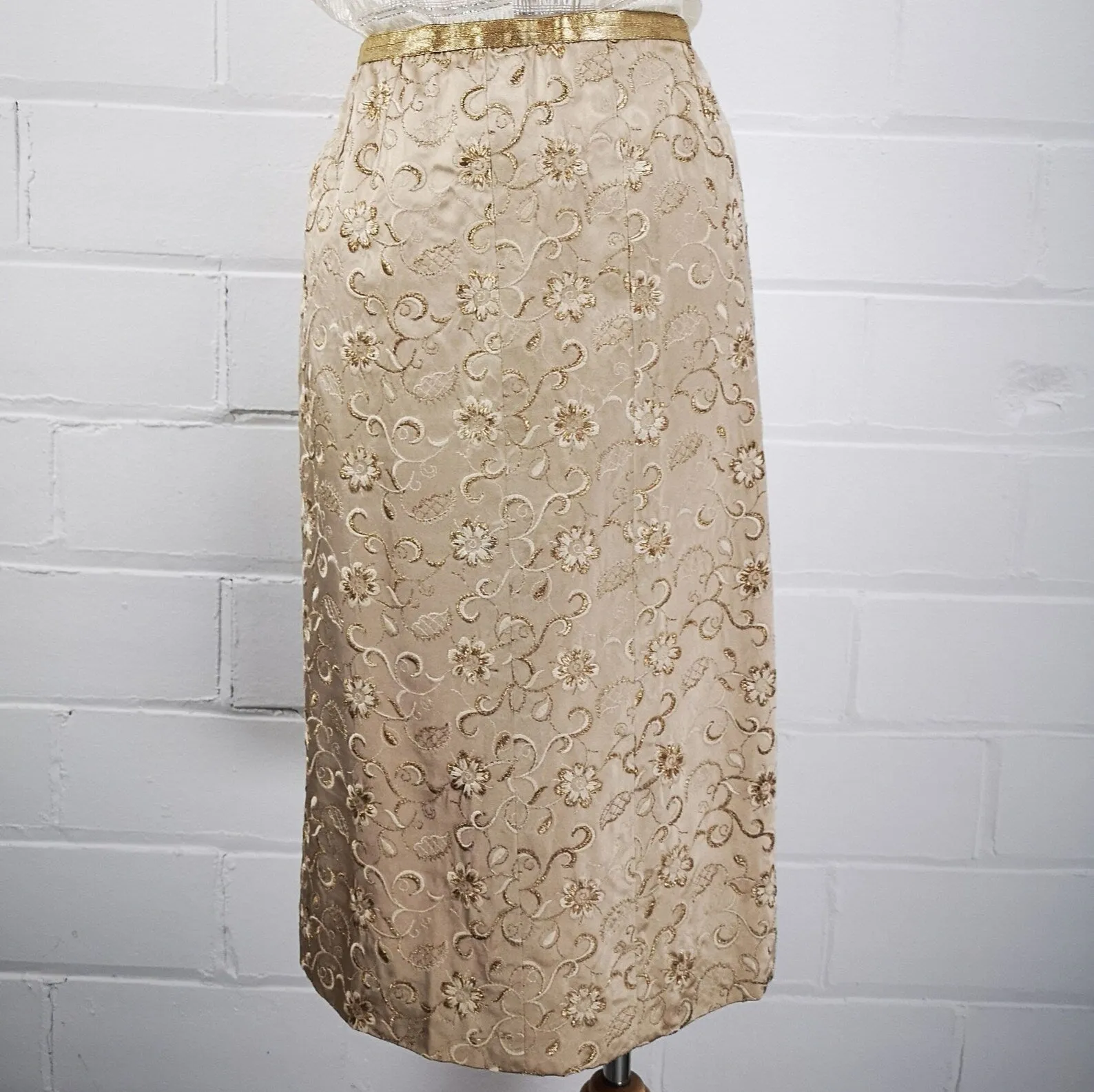 Vintage 1960s Champagne Gold Metallic Floral Embroidered Silk Pencil Skirt, W24"